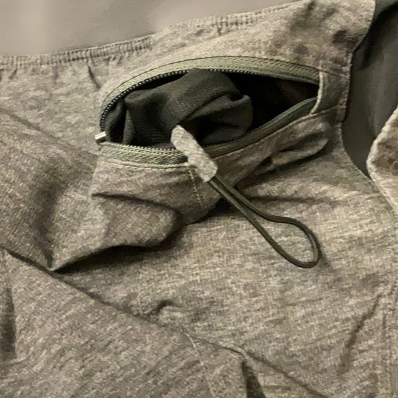 Lululemon men’s shorts size M color gray - Picture 7 of 11